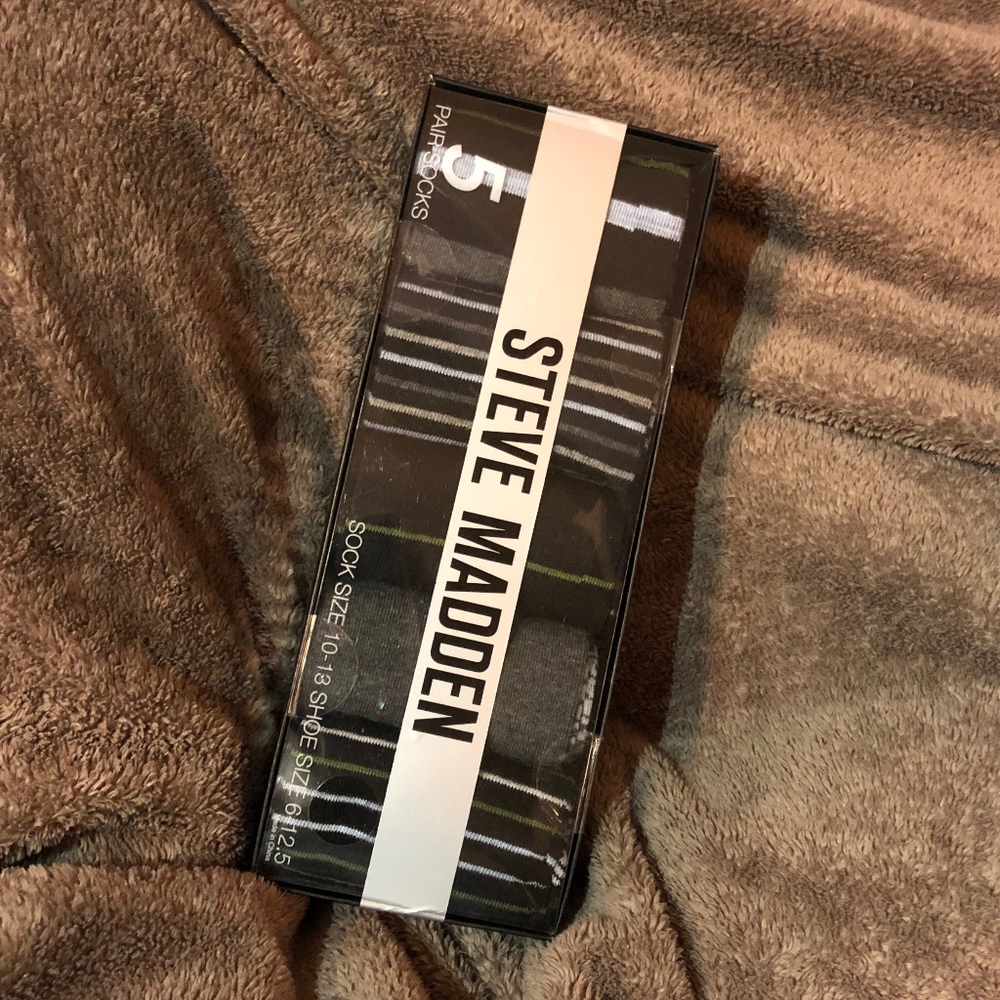 Boxed Set- 5 Pair Men’s Crew Socks by Steve Madden